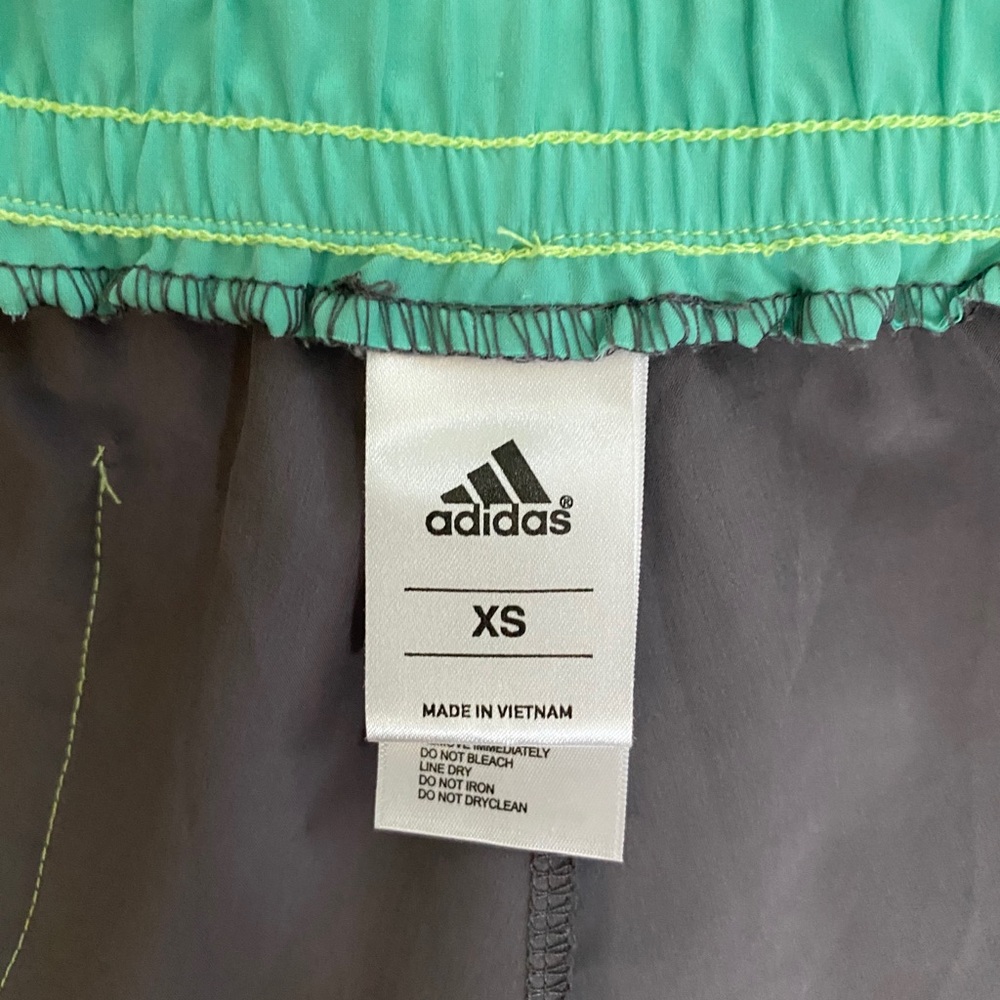 Adidas shorts size XS - Picture 3 of 5